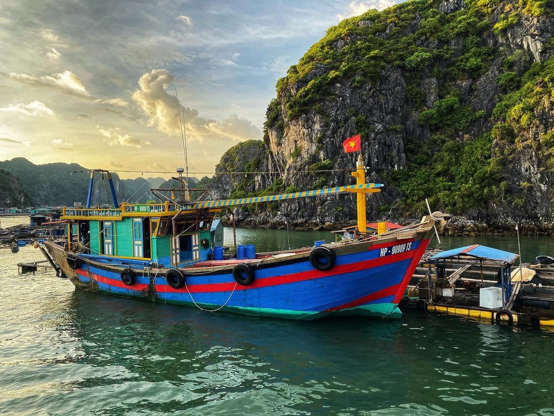 Tham quan làng chài Hạ Long Tham quan làng chài Hạ Long