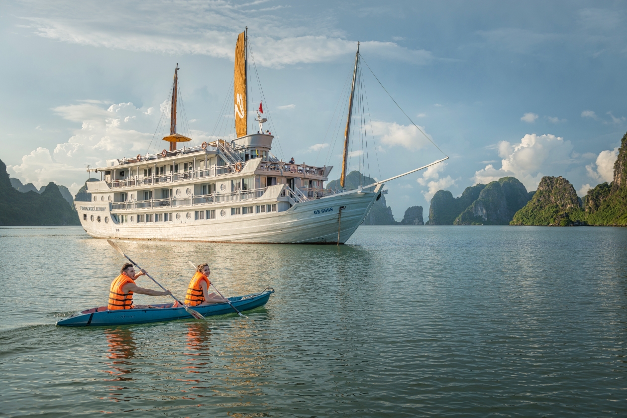 Du thuyền 5 sao Hạ Long Paradise Elegance 08 Du thuyền 5 sao Hạ Long Paradise Elegance 08