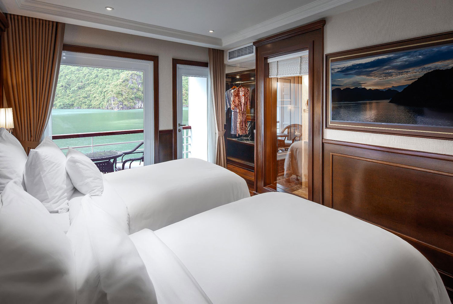 Du thuyền 5 sao Hạ Long Paradise Elegance 02 Du thuyền 5 sao Hạ Long Paradise Elegance 02