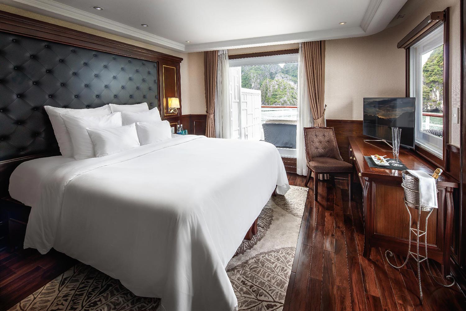 Du thuyền 5 sao Hạ Long Paradise Elegance 03 Du thuyền 5 sao Hạ Long Paradise Elegance 03